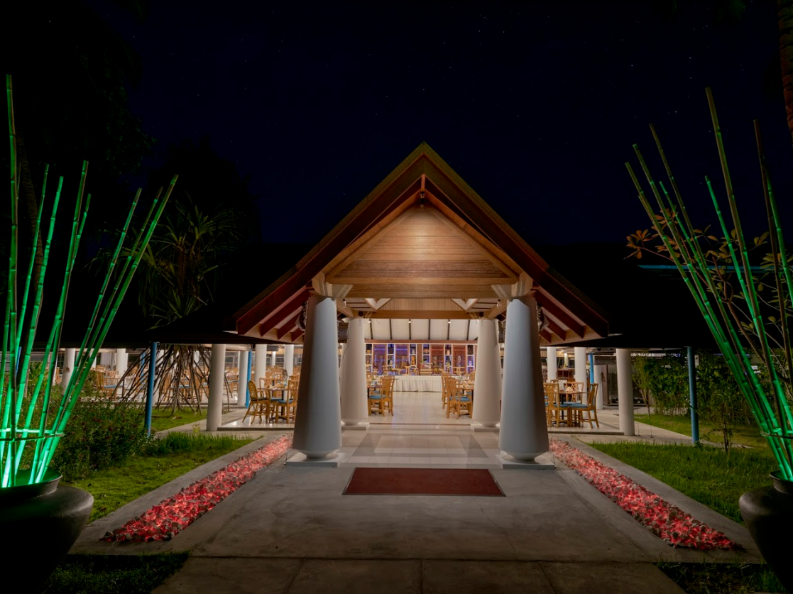 Holiday Island Resort & Spa