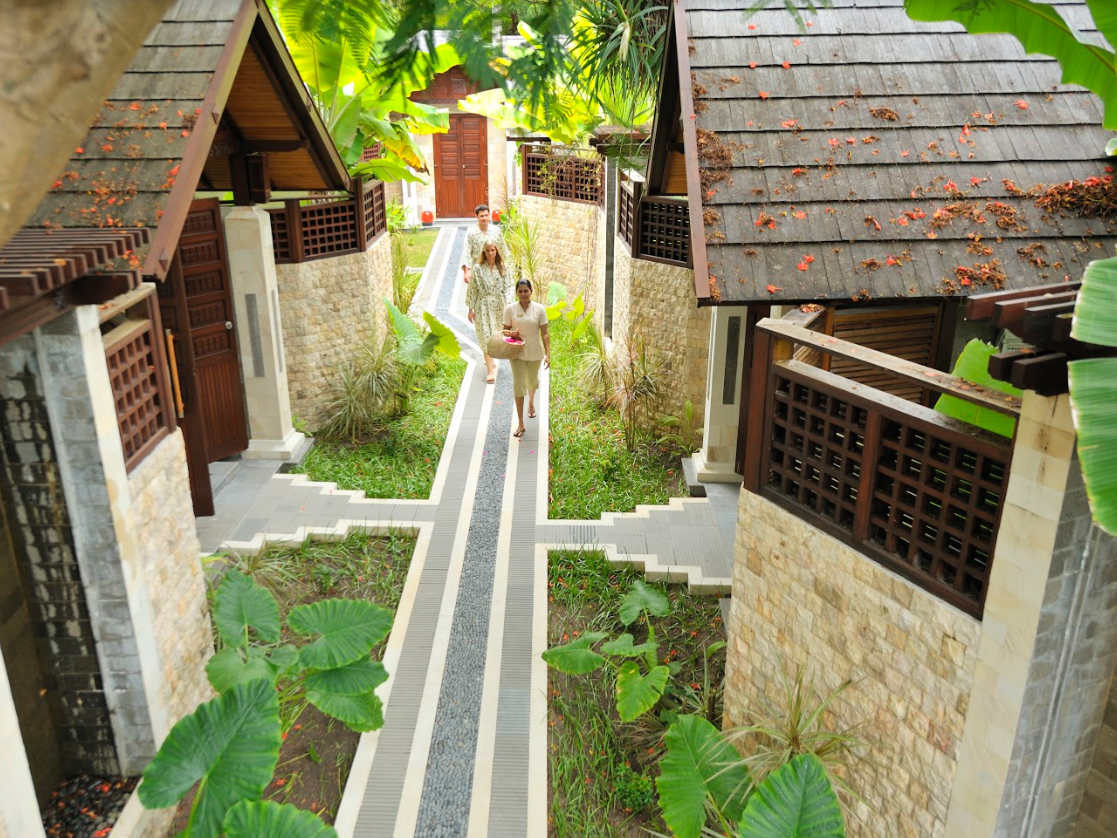 Holiday Island Resort & Spa