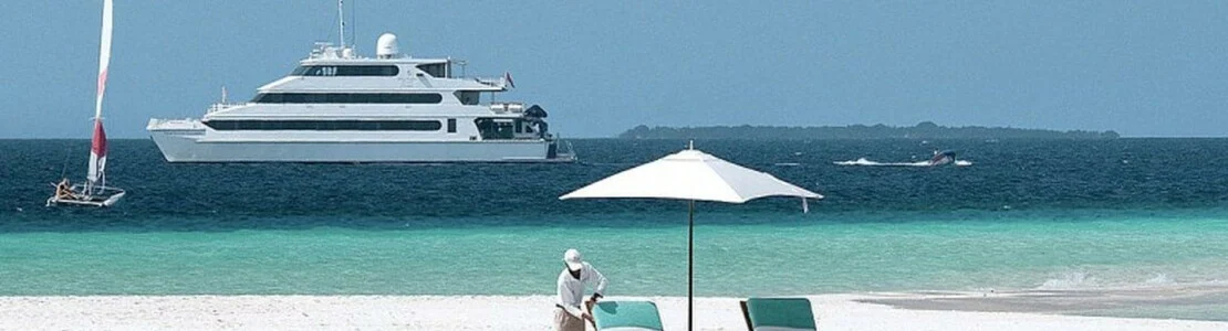 Four Seasons Explorer