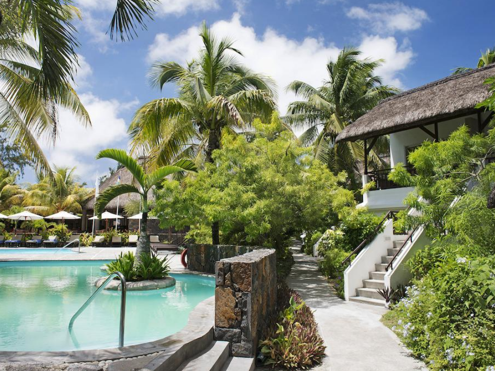 Emeraude Beach Attitude