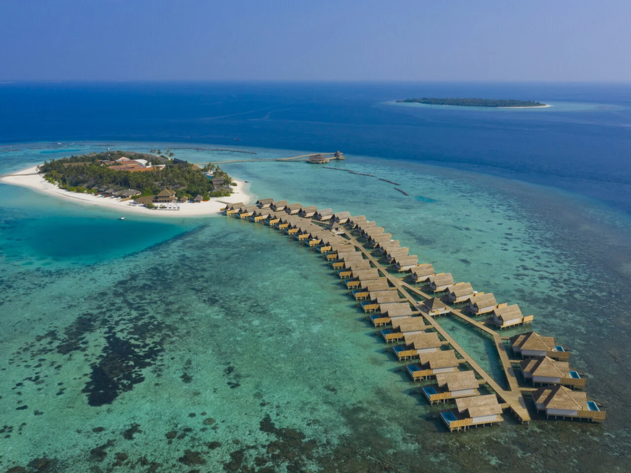 Emerald Faarufushi Resort  Spa