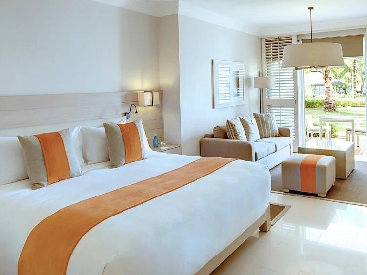 Pool-View Junior Suite