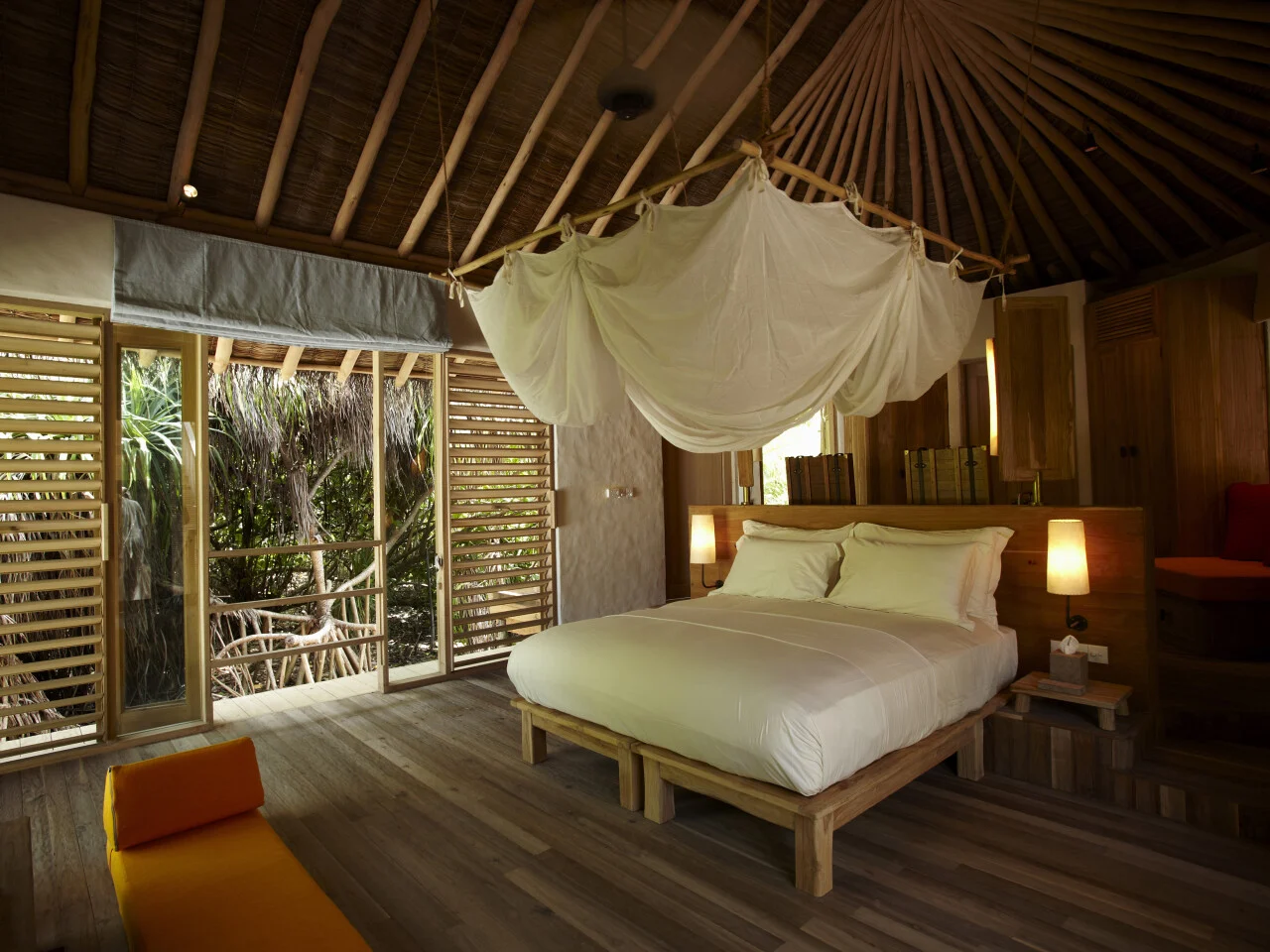 Lagoon Beach Villa with Pool