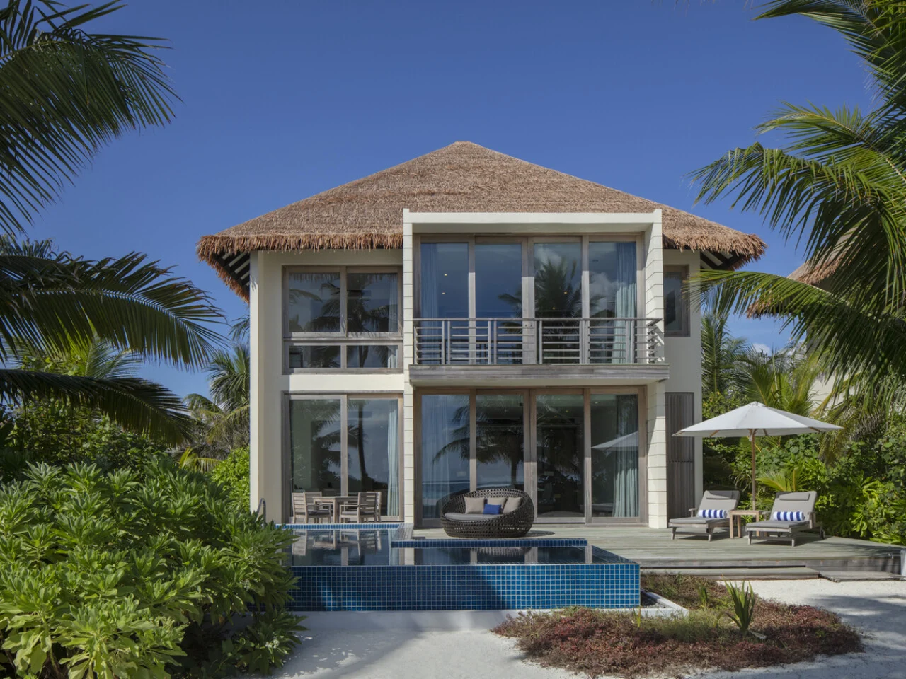 2 Storey Family Beach Villa - 2 Bedrooms - Pool & Sunset View