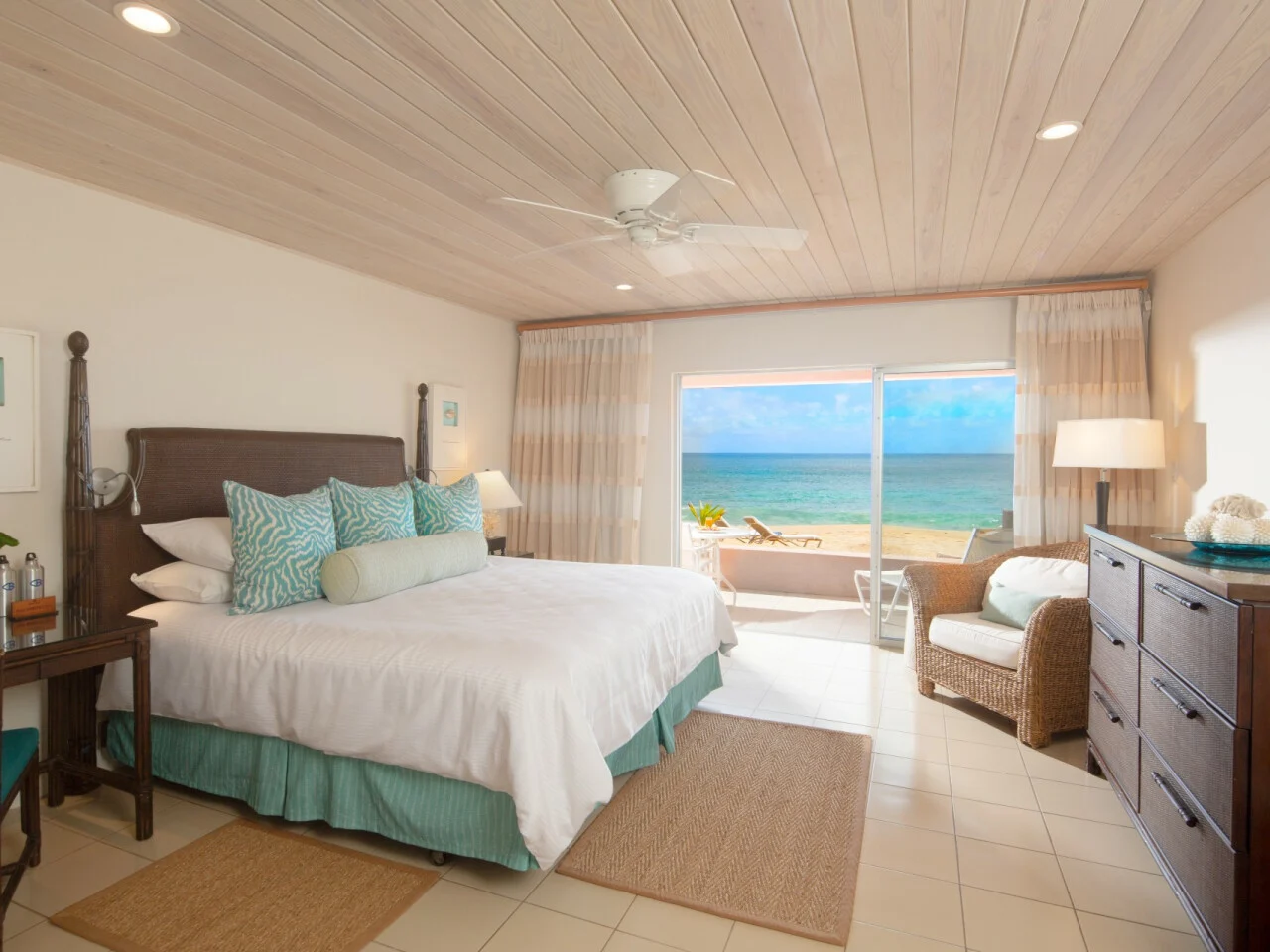 Deluxe Room Beachfront (Ground Floor)