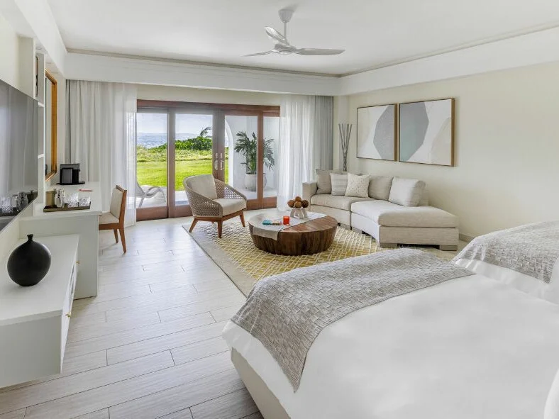 Oceanfront Deluxe Suite at Merrywing Bay