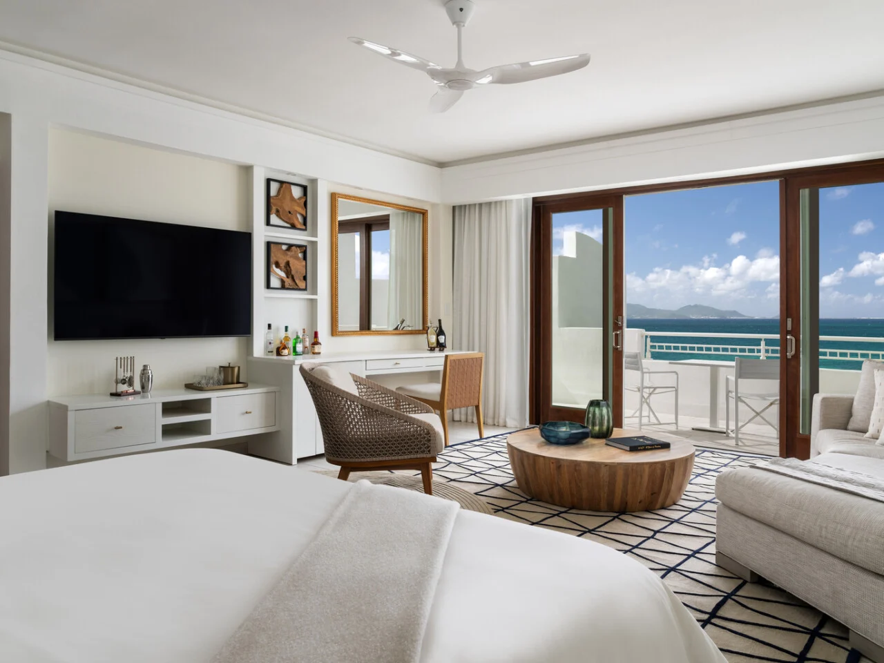 Beachfront One Bedroom Suite at Rendezvous Bay