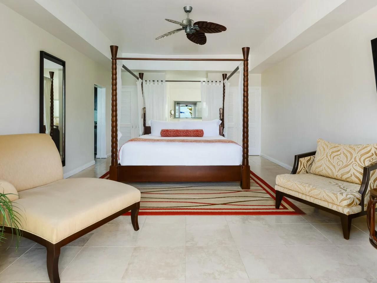 Royal Cinnamon & Saffron Beach Suites