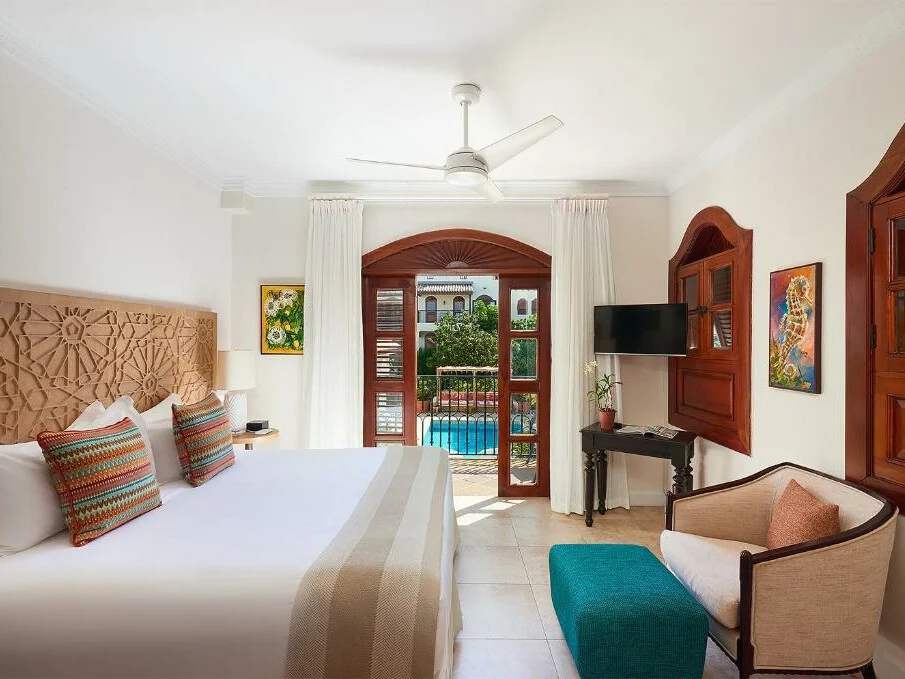 Saman House – 4 Bedroom Ocean View Villa Plus Pool