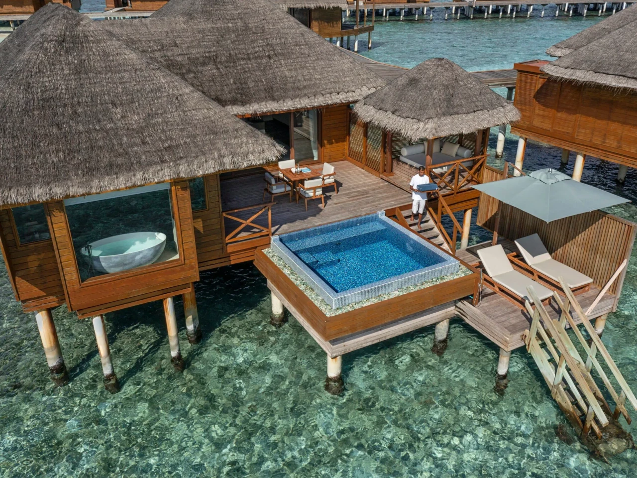 Lagoon Bungalow with Pool