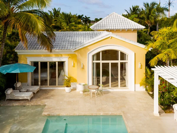 Luxury Pool Family Suites