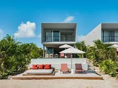 4 Bedroom Beachfront Villa (Long Bay)