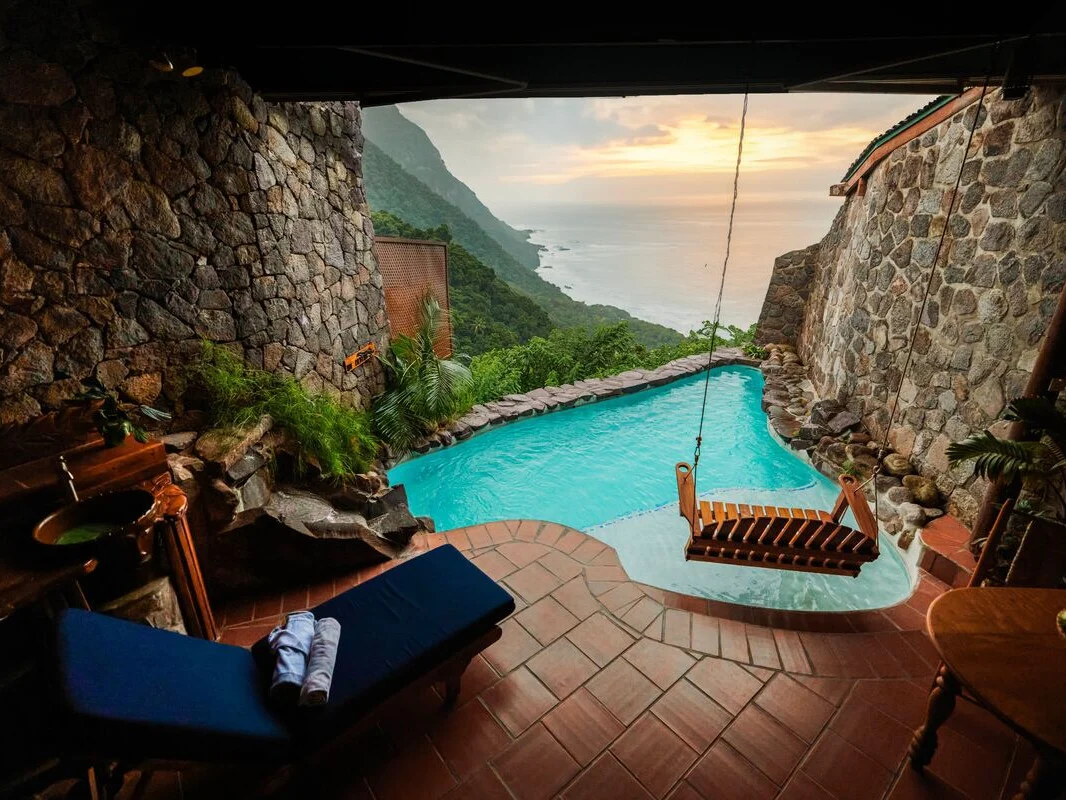 Hilltop Dream Suite with Heated Plunge Pool