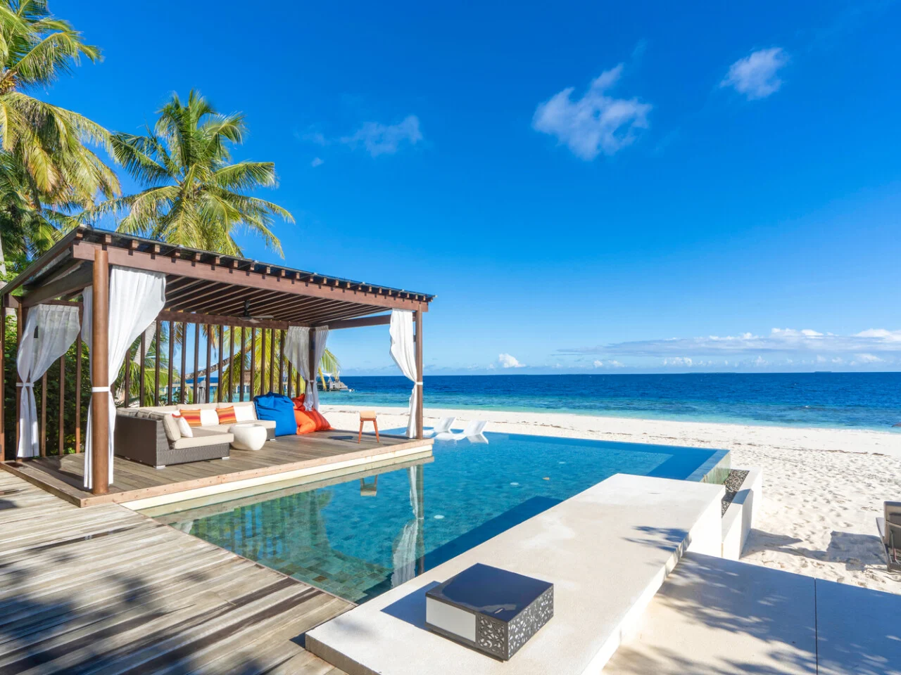 Deluxe Beach Pool Villa