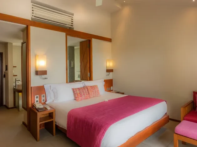 Lagoon View Beach Villa with Swirl Pool