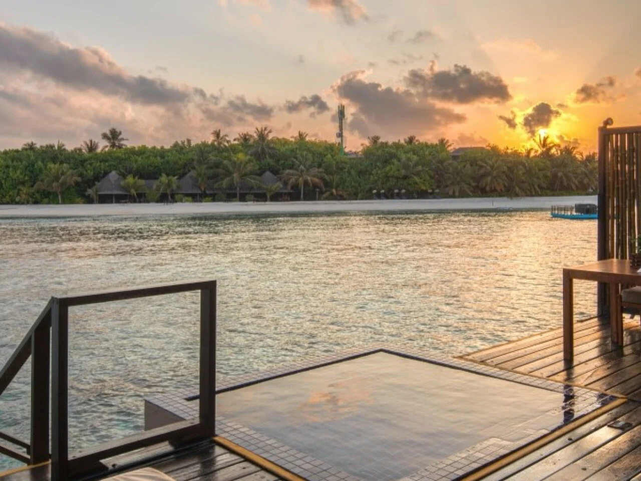 Sunrise Pool Water Villa