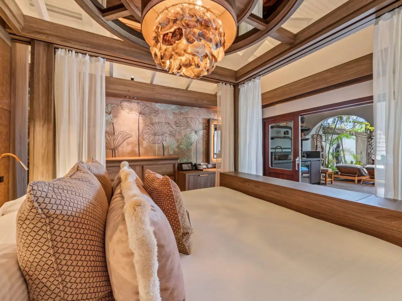 Honeymoon Suite