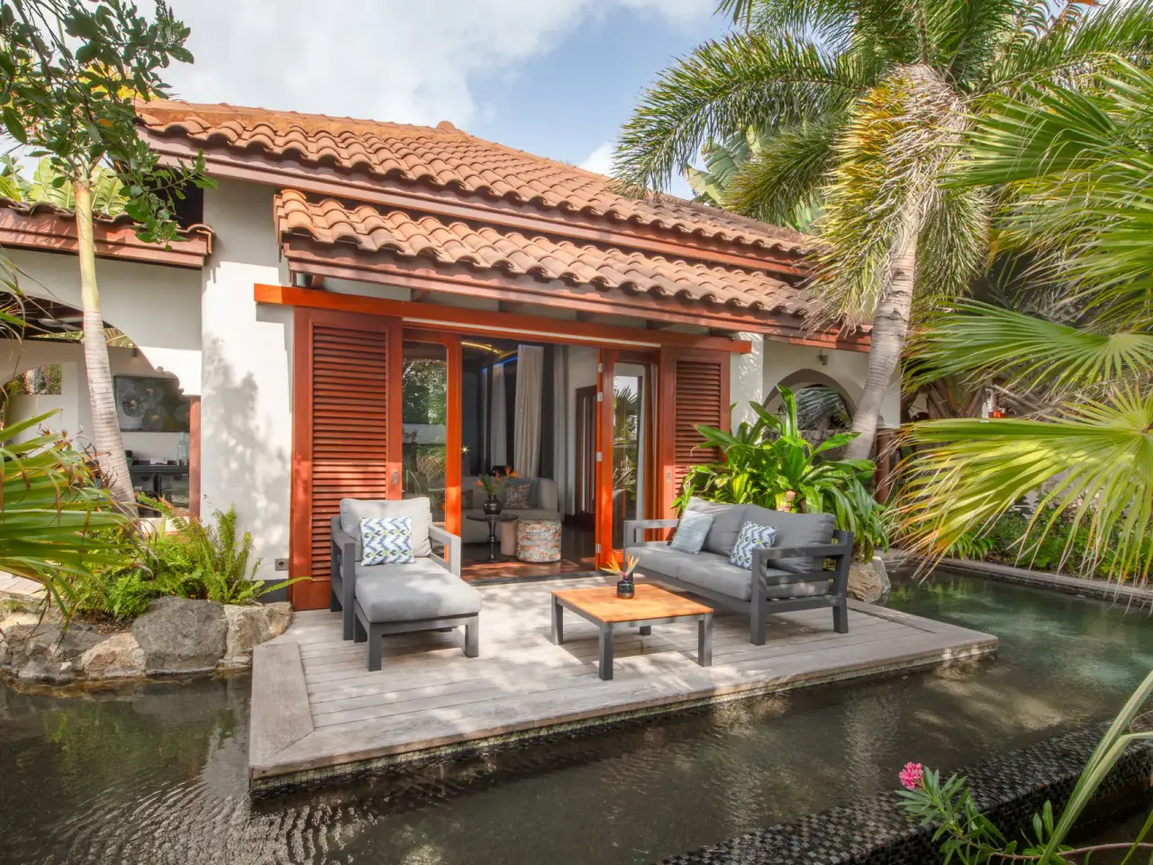 Beachfront Pool Suite