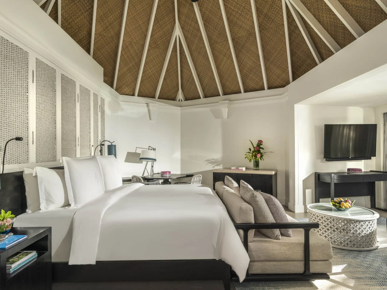 Deluxe Beach Pavilion with Pool