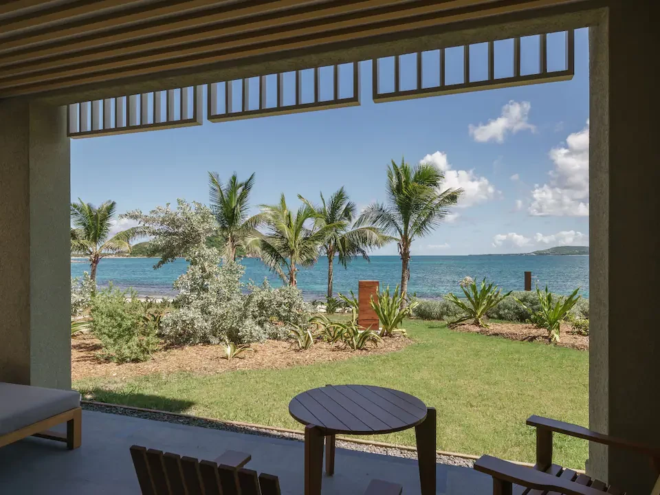 2 Queen Beds, Beachfront