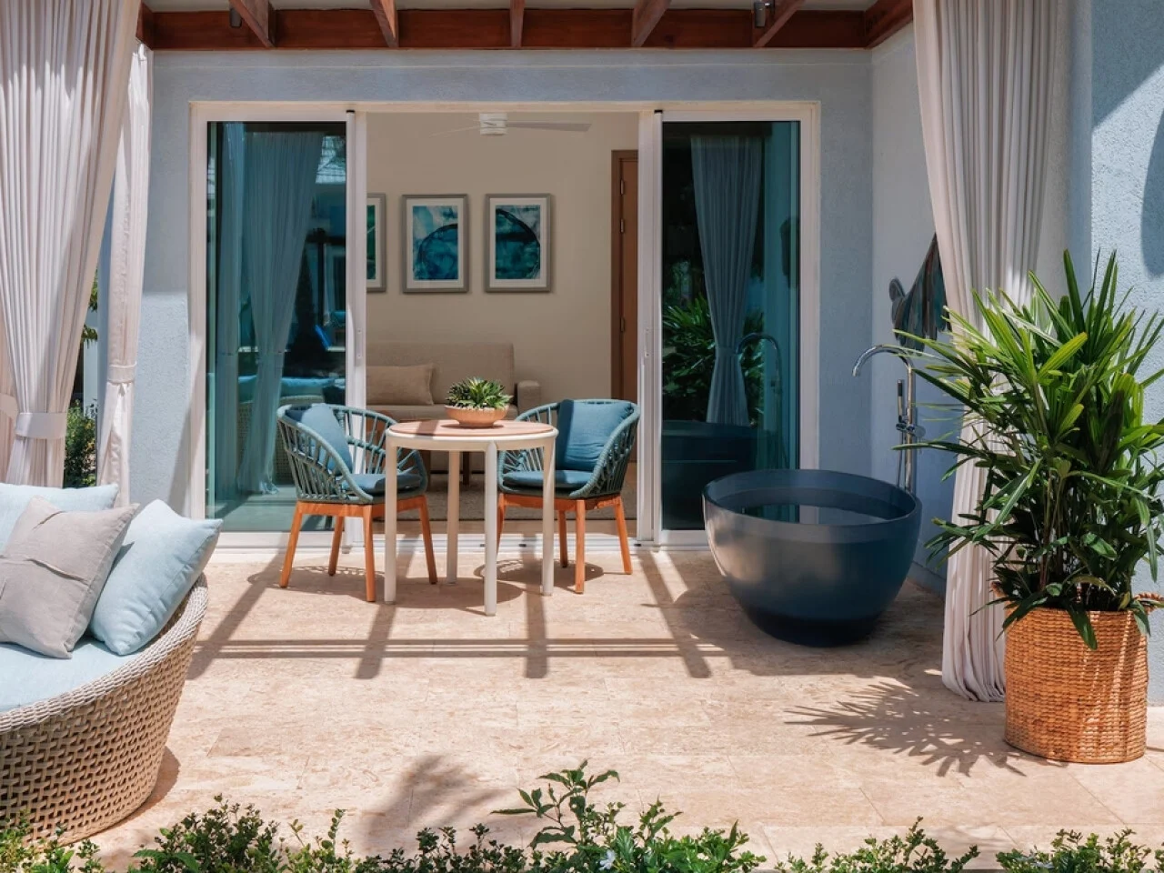 One-Bedroom Garden Butler Suite with Patio Tranquility Soaking Tub