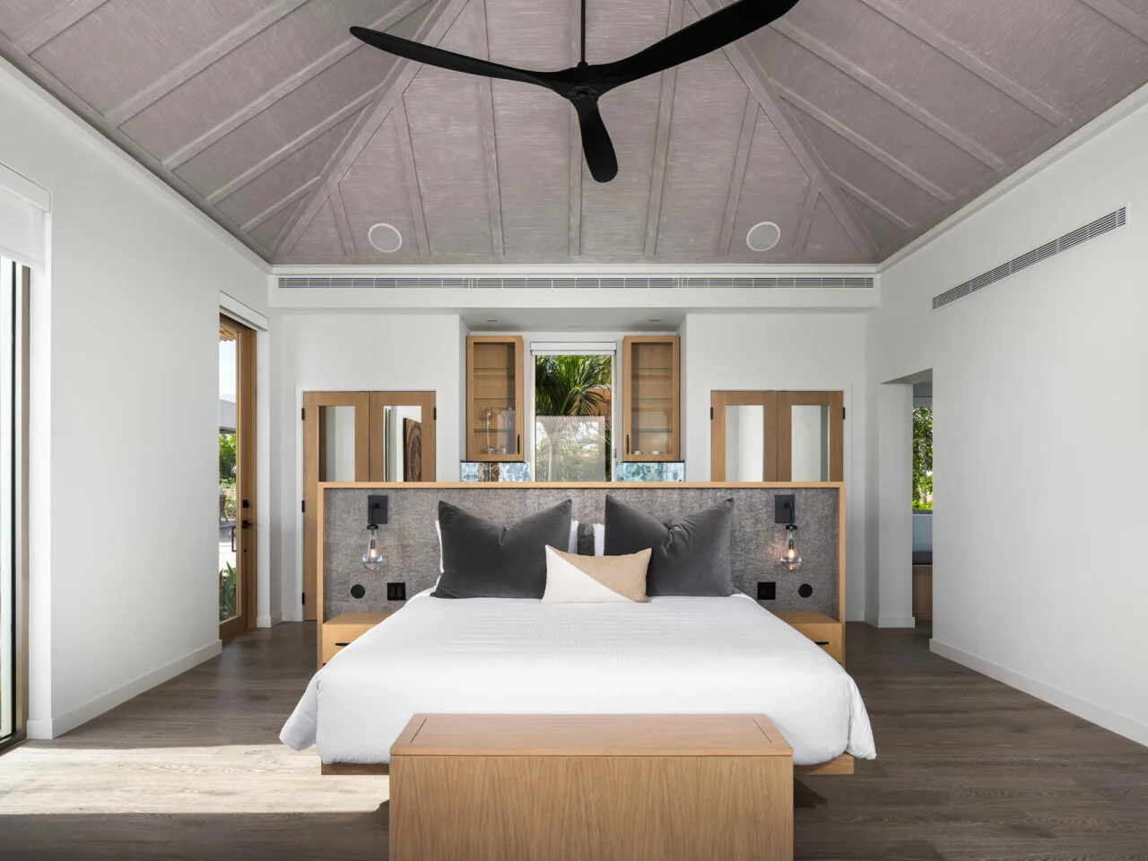 Dream Two Bedroom Oceanfront Bungalow with Private Pool
