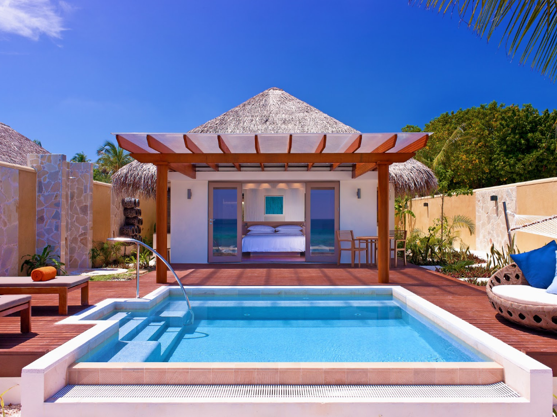 Water Bungalow with Pool