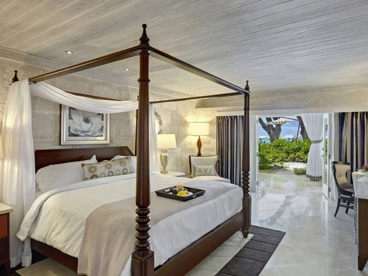 Luxury Swim Up Guest room