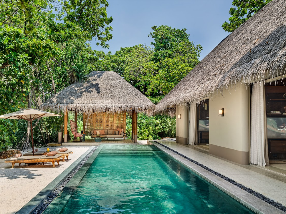 Luxury Beach Villa with Pool