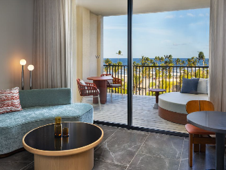 Premier Guest Room 1 King Ocean View