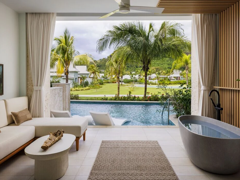 Lady Palm Club Swim-up Suite with Media Room and Patio Tranquility Soaking Tub