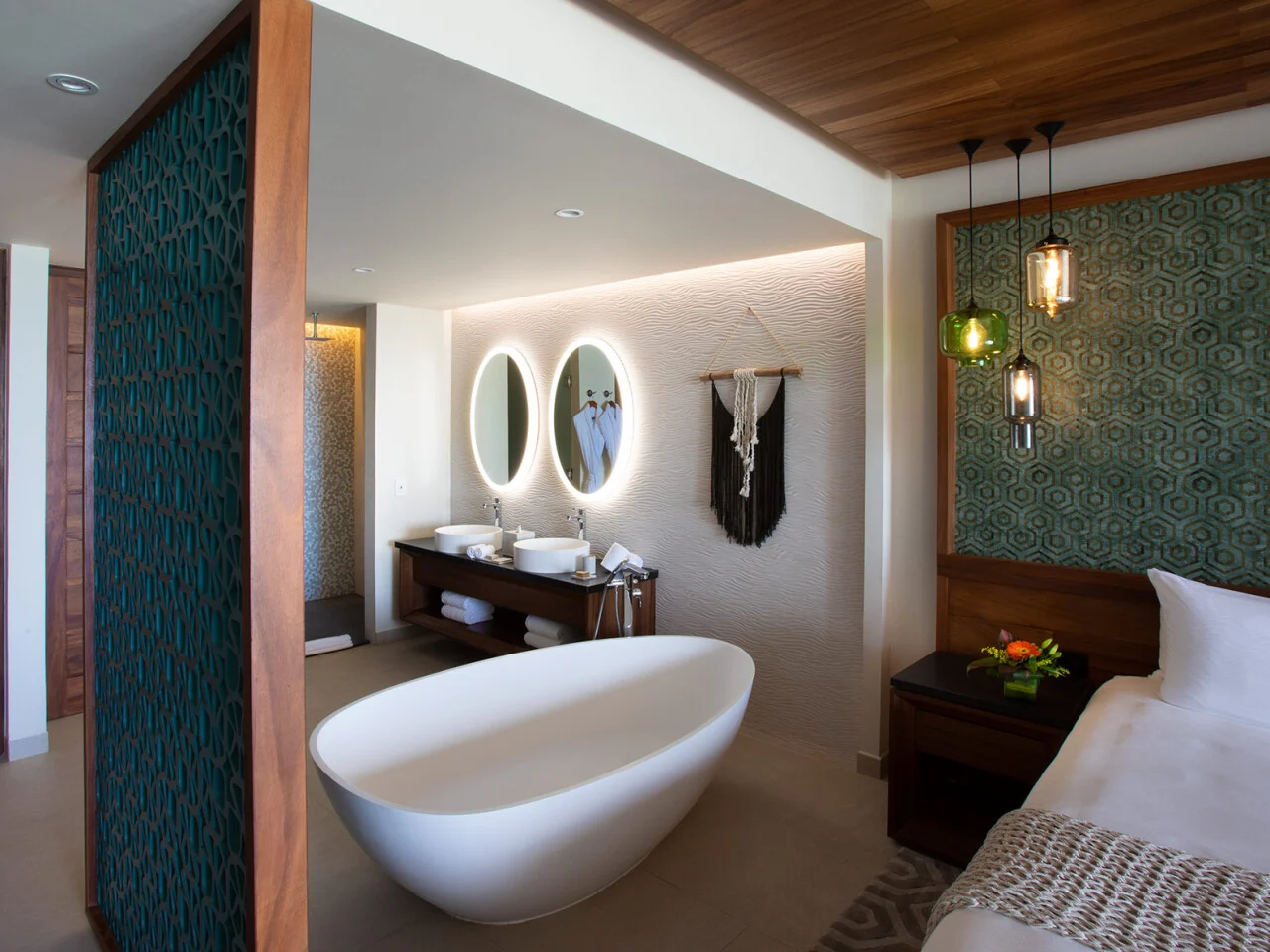 King Suite with Bathtub