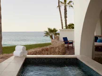 Suite – Ocean Front, One Bedroom with plunge pool