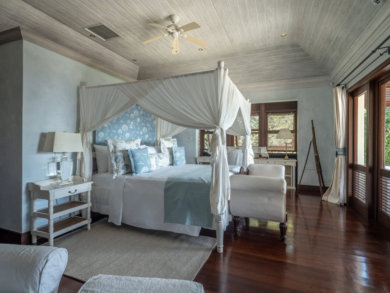 Five Bedrooms Big Blue Ocean