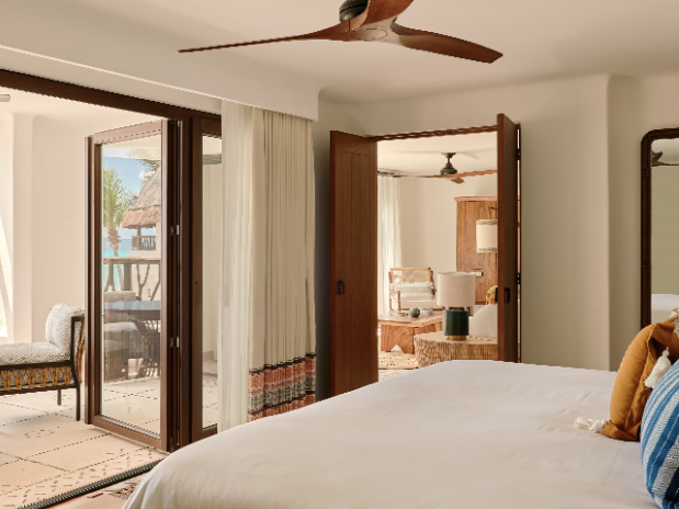 Oceanfront One-Bedroom Suites with Plunge Pool