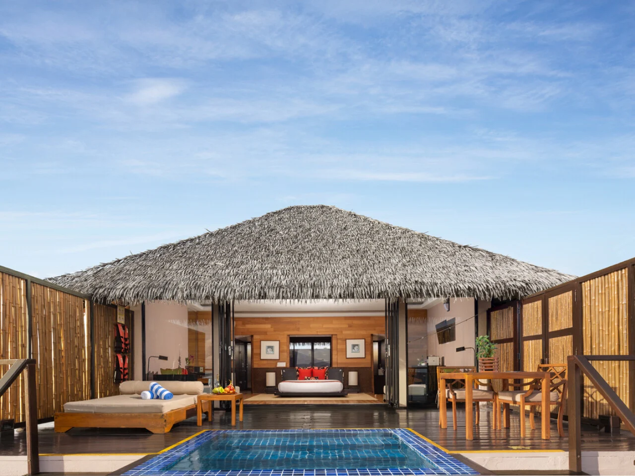 Honeymoon Villa with Plunge Pool and Jacuzzi