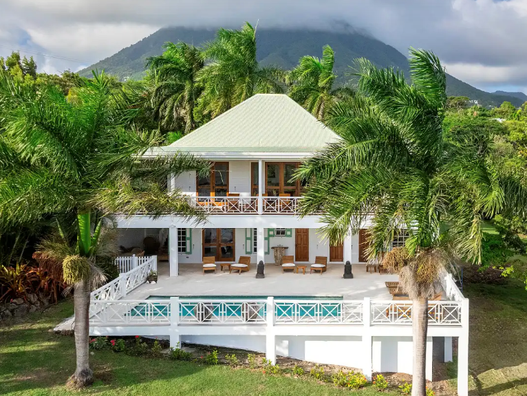 Saddle Hill View Villa 4 Bedroom