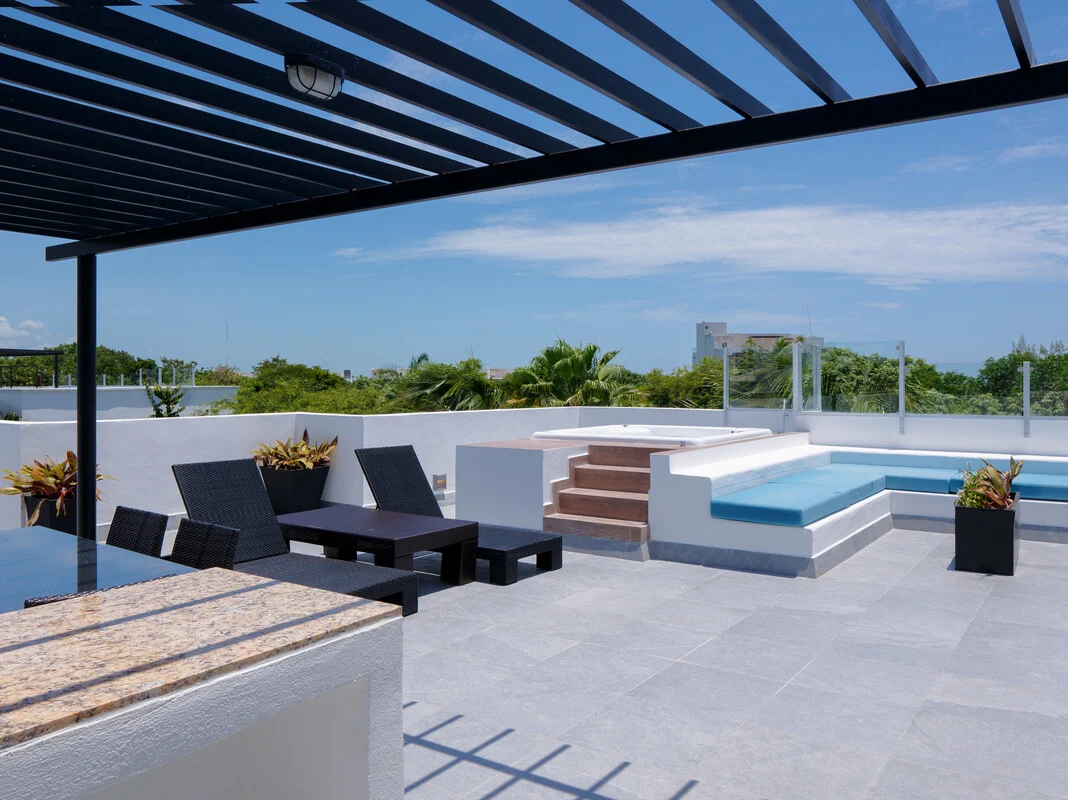 3 Bedroom Penthouse Residence Pool/Garden View