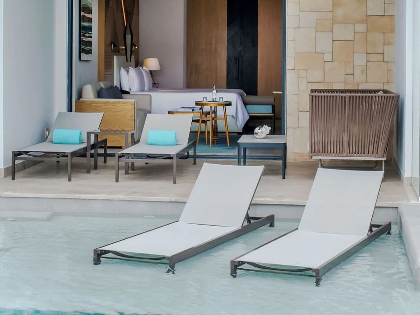 Junior Suite Swim-Out Partial Ocean View