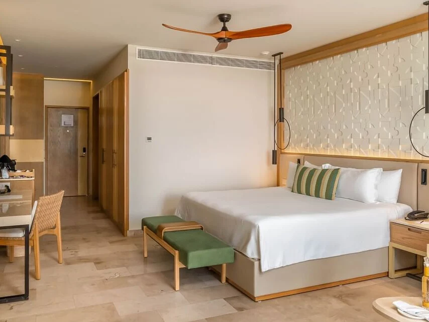 Serenity Club Junior Suite Swim-Out Ocean Front