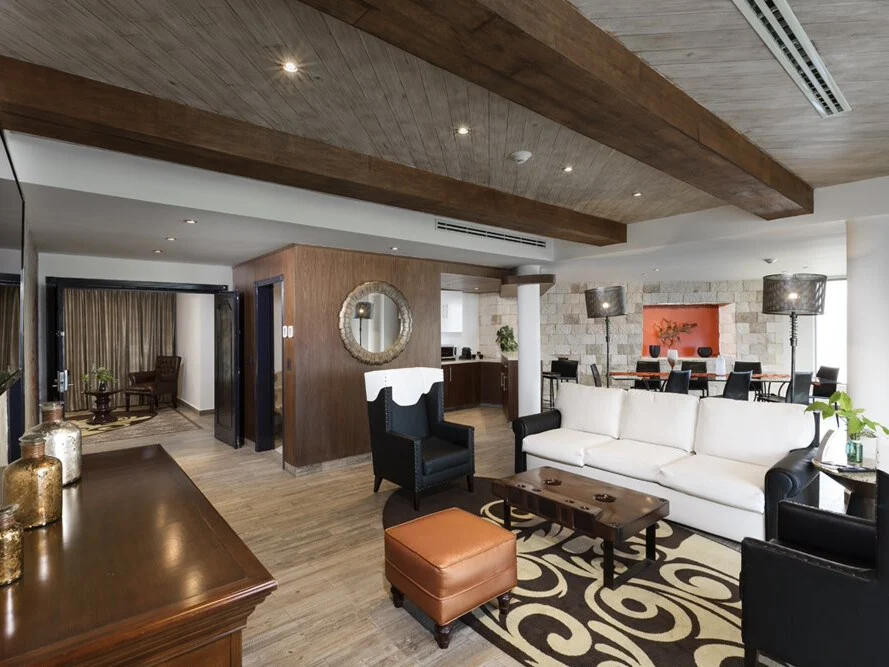 Rock Suite Ocean Front (Two Bedroom) with Personal Assistant