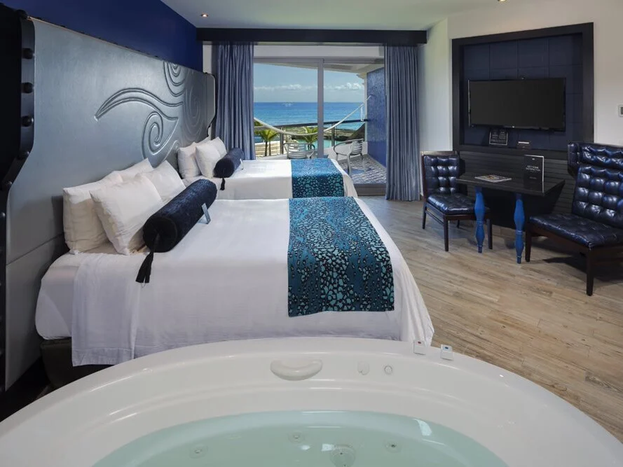 Heaven - Rock Suite Ocean Front Rooftop Lounge (Two Bedroom) with personal Assistant