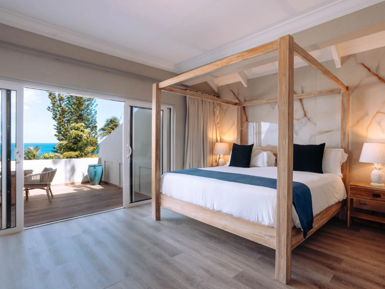 Hillside Luxury Suites