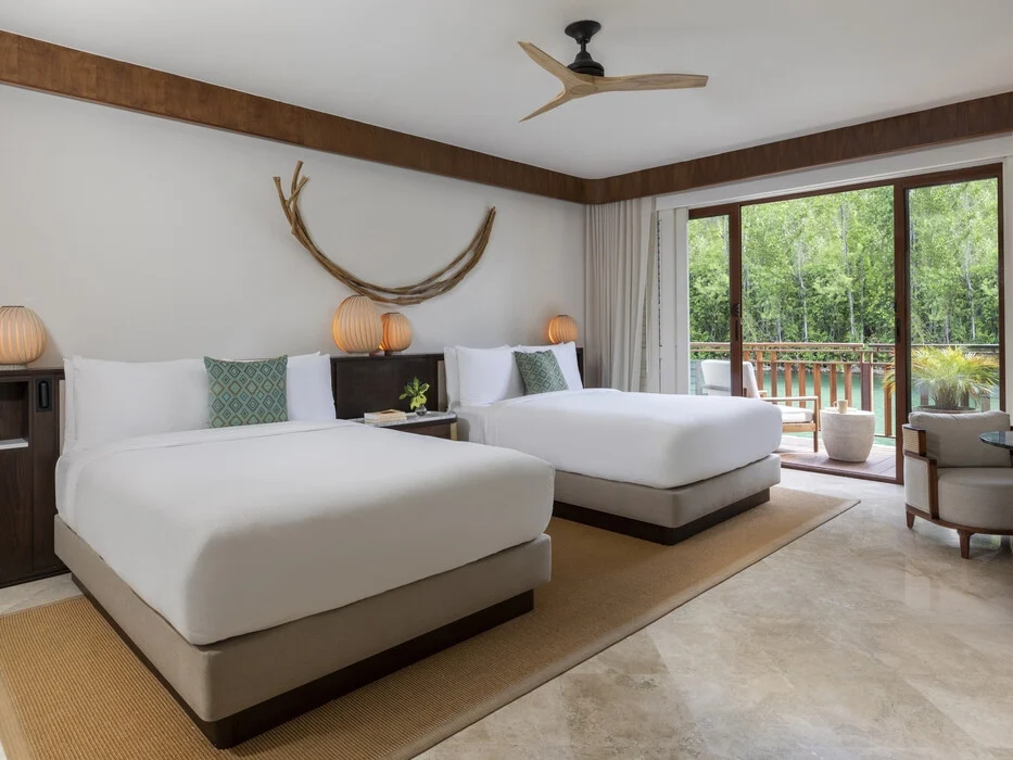 Family Garden connecting Rooms