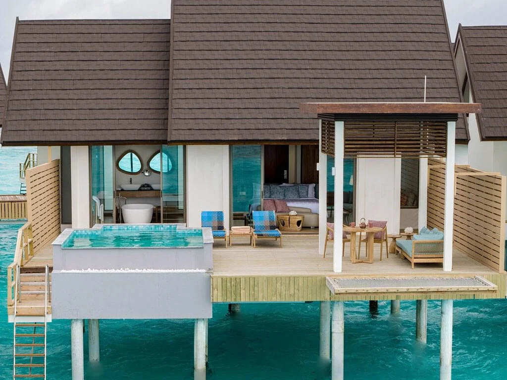 Water Pool Villa with Slide