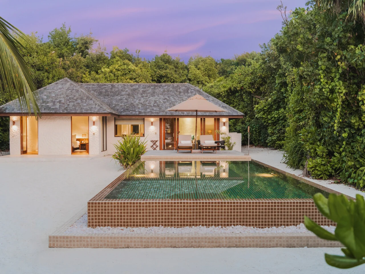 Deluxe Sunset Beach Villa with Pool