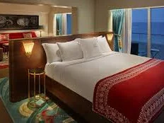 Corner Junior Suite Ocean Front 1 King
