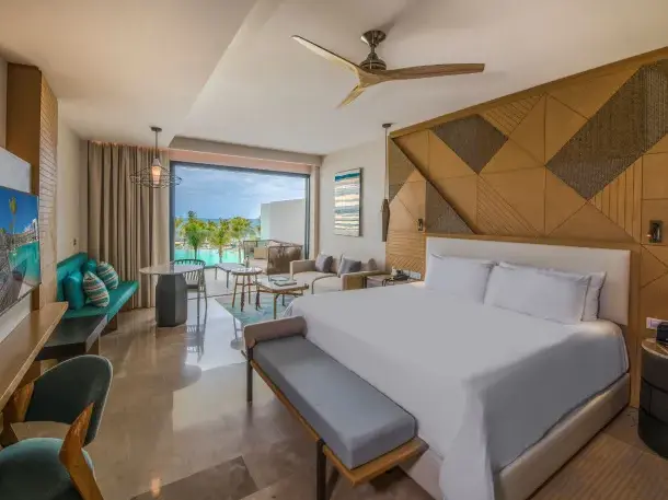 1 Bedroom Ste Oceanfront 2 Queen