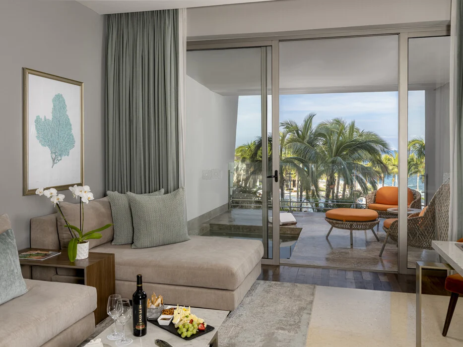 Ambassador Pool Suite