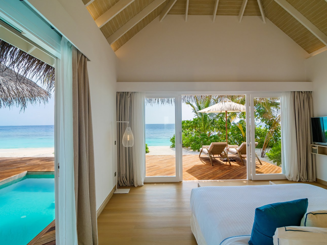 Deluxe Beach Suite with Pool